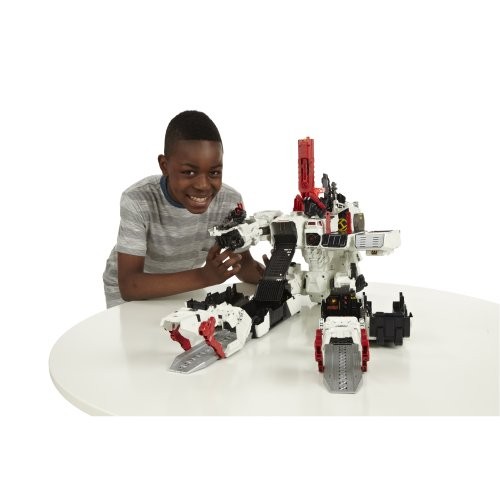 transformers generations titan class metroplex with autobot scamper figure